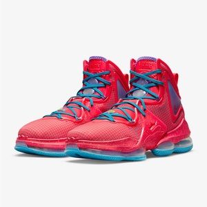 NIKE LeBron 19 Basketball Shoes Size US youth or MEN 5.5
